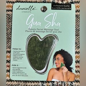 NWOT Danielle Creations Green Gua Sha Facial Tool